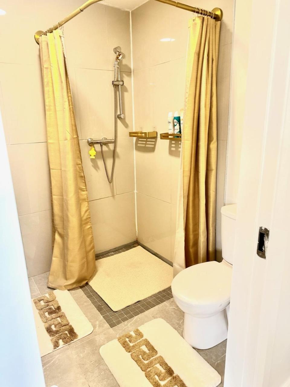 Kildare Luxury Suites Luaran gambar