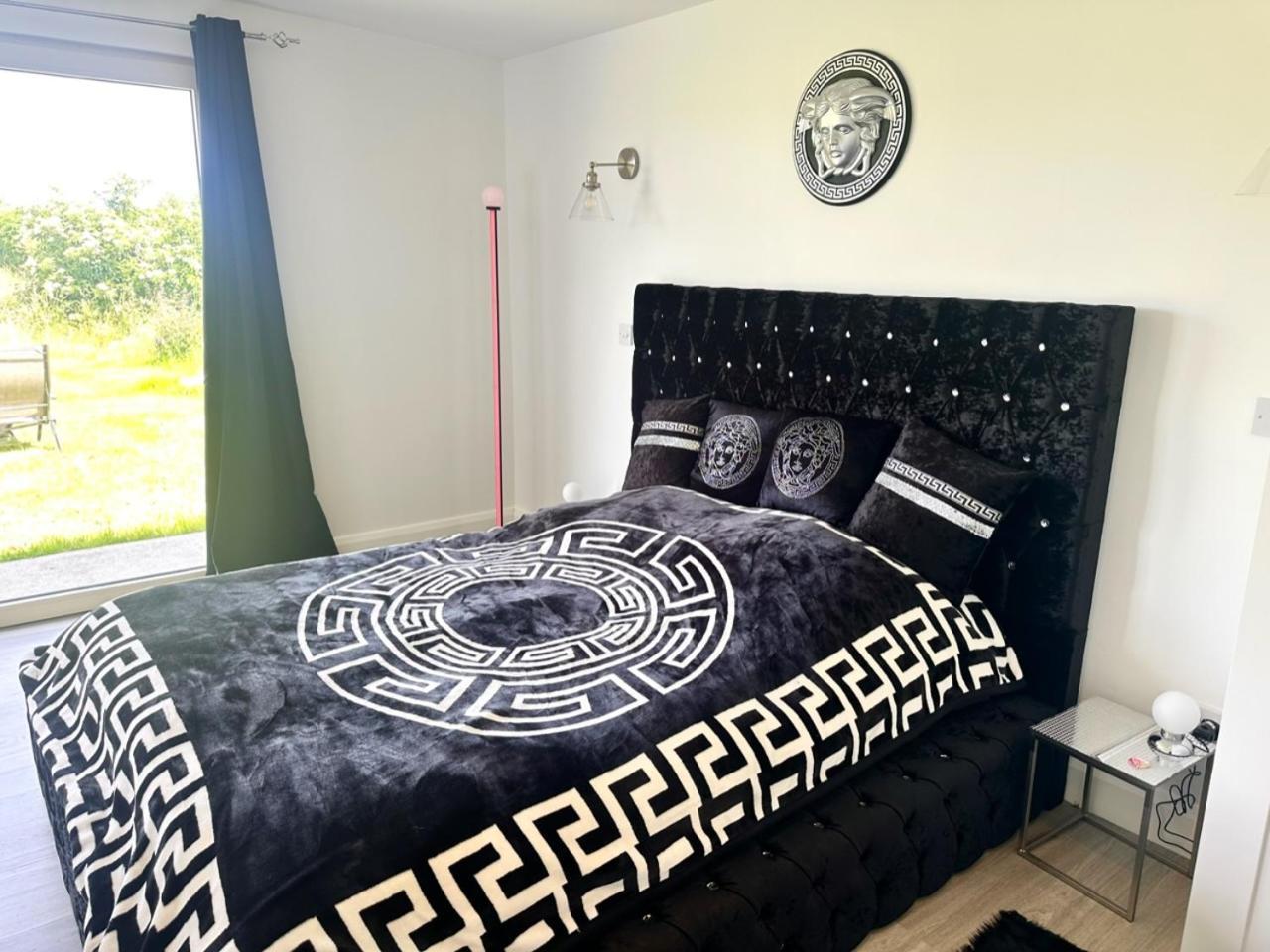 Kildare Luxury Suites Luaran gambar