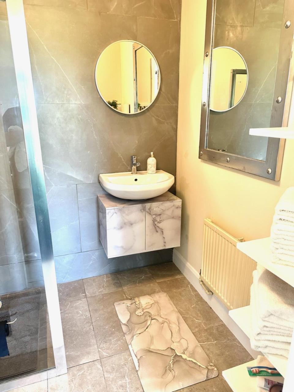 Kildare Luxury Suites Luaran gambar