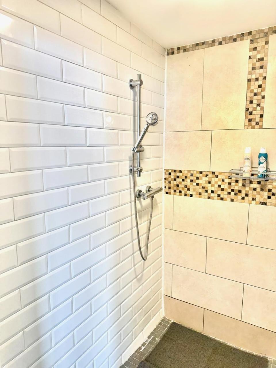 Kildare Luxury Suites Luaran gambar