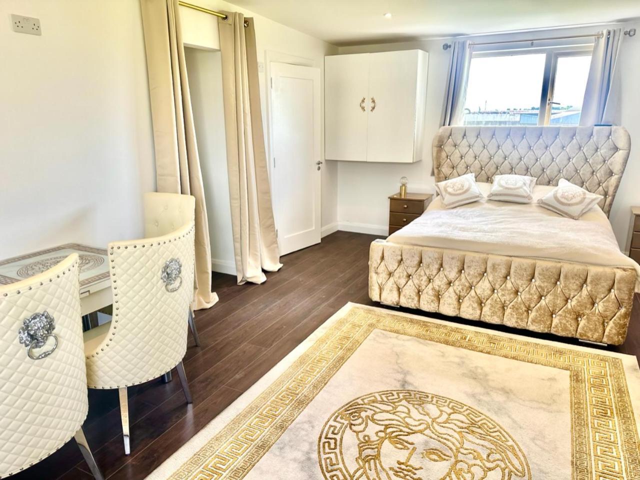 Kildare Luxury Suites Luaran gambar